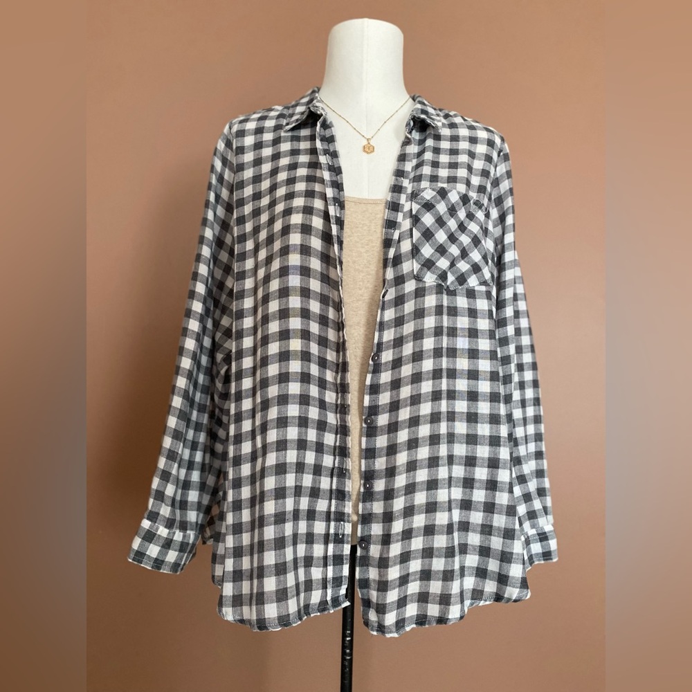 Checkered long sleeve button front shirt